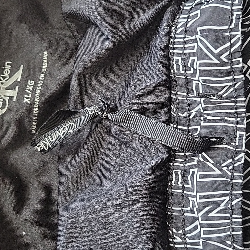 Calvin Klein Women's Black and White Athletic Shorts Size XL - Picture 7 of 7